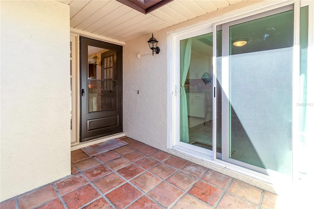 3 bed, 2.0 bath, 1847 sqft, $2,700 — Photo 4