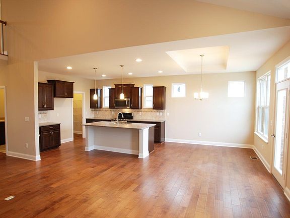 4th image of 3613 Capitol Ave