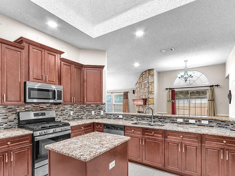 10809 River Oaks Dr — Photo 11