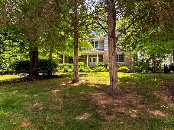 3rd image of 1127 Cedar Ridge Dr