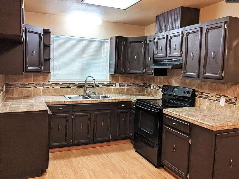 345 E Encore Dr — Photo 3