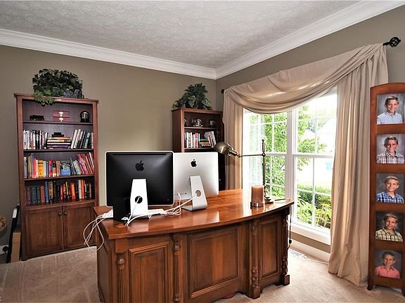 3rd image of 385 Brentwood Blvd