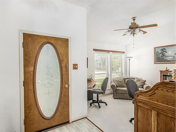5th image of 4002 Thistlewood Dr