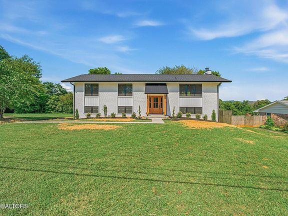 2nd image of 8236 Spruceland Rd