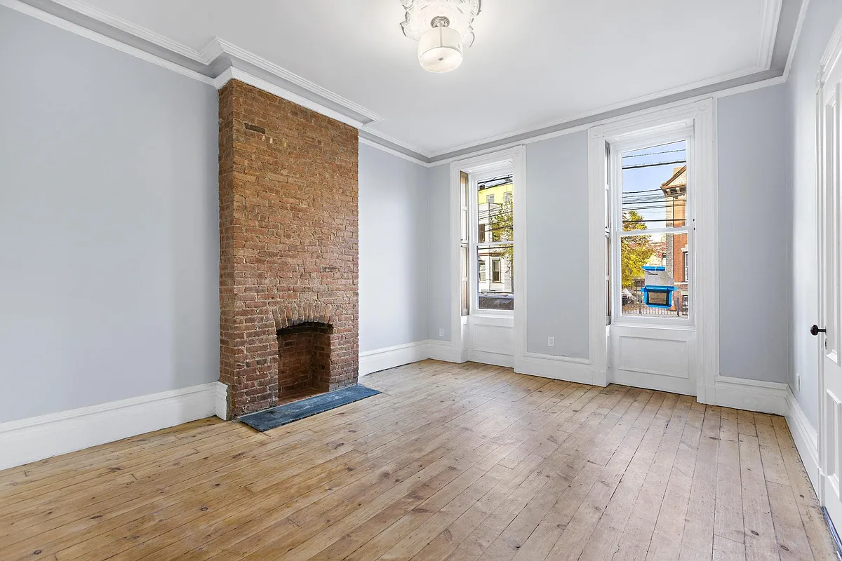 Photo 1 of 10 - 548 Palisade Ave #2 - Jersey City, NJ Primary Photo - 548 Palisade Ave #2