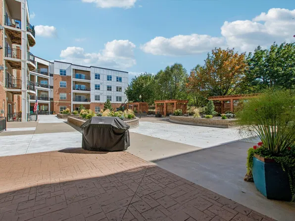 12501 Nicollet Ave Unit 425, Burnsville, MN 55337