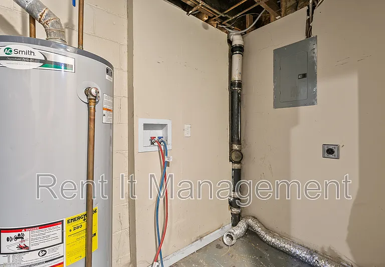 3314 Franklin St — Photo 24