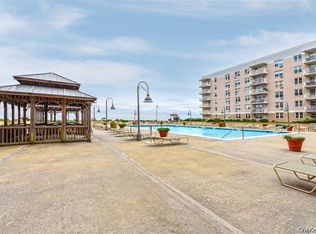 25 Neptune Boulevard #2T, Long Beach, NY 11561