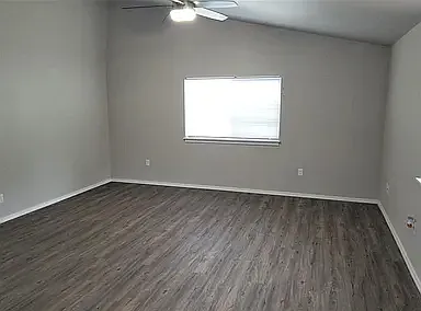 2 bed, 1.0 bath, 755 sqft, $1,900 — Photo 3
