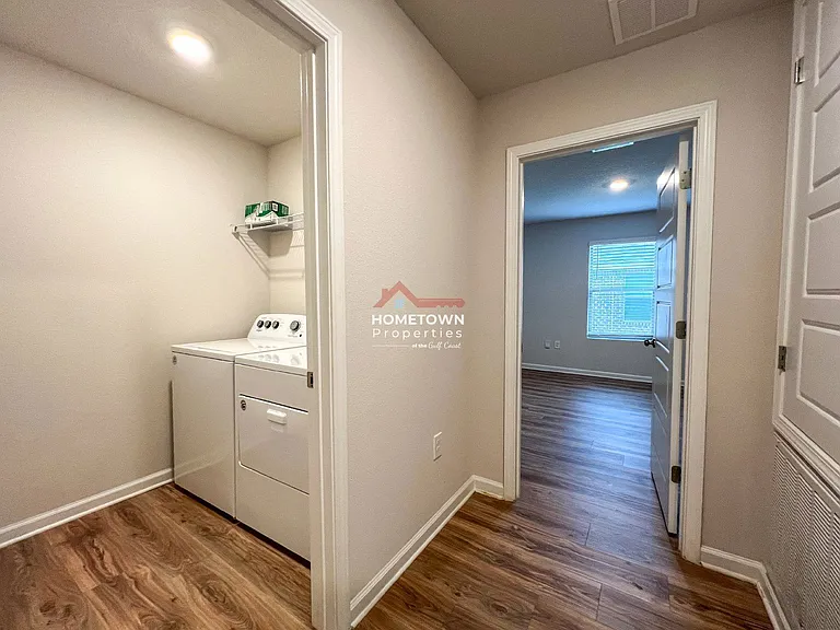 6351 Burrow Ln — Photo 15