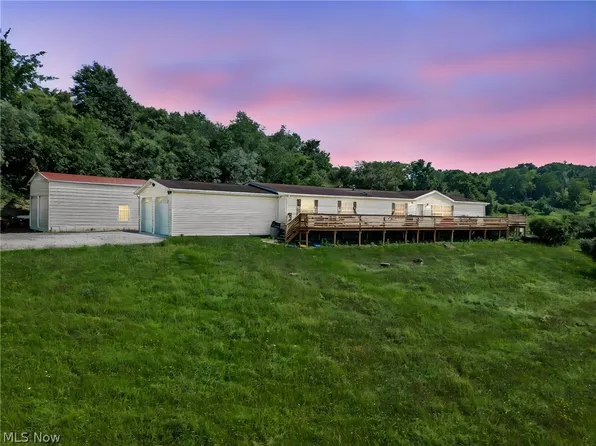 7022 Bluebird Rd NW, East Canton, OH 44730
