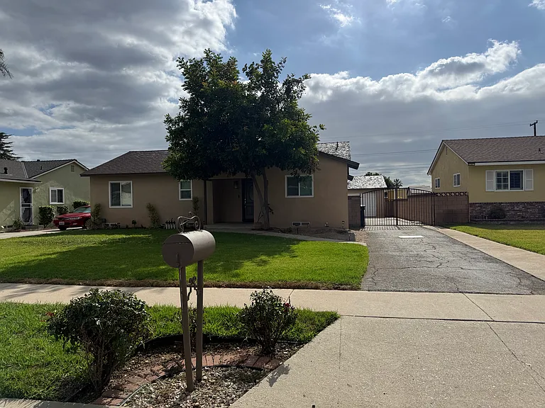5023 N Jenifer Ave — Photo 14
