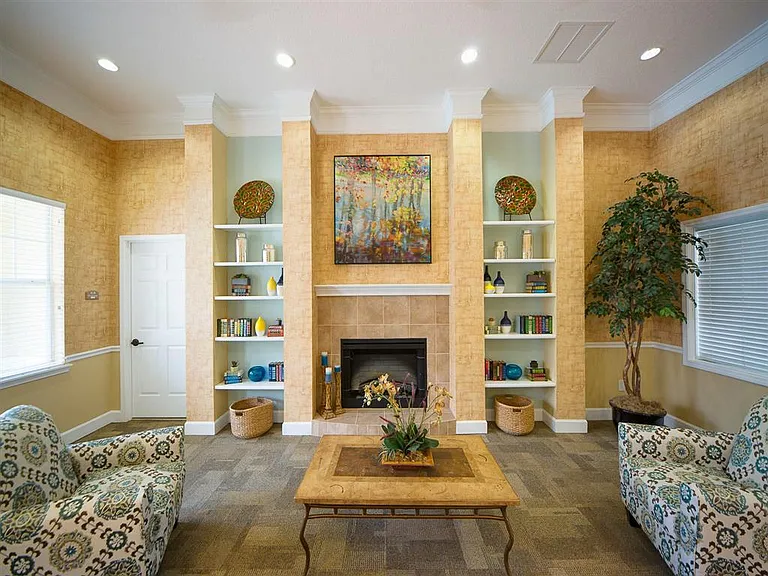 Camri Green Apartments — Photo 8