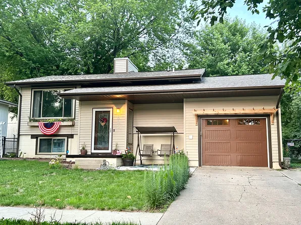 805 Timber Ln, Glenwood, IA 51534