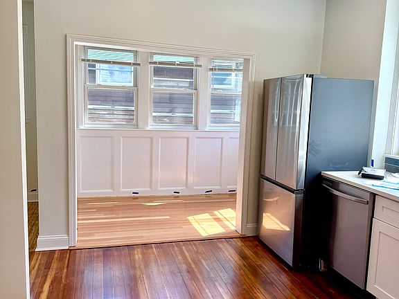 5th image of 370 Centre St Unit 3