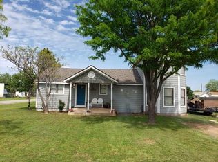 525 3rd St, Hawley, TX 79525