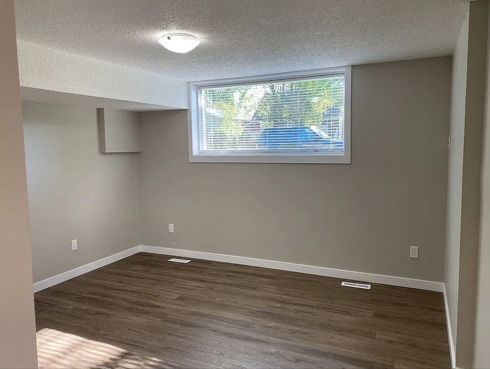 120th St NW, Edmonton — Photo 4
