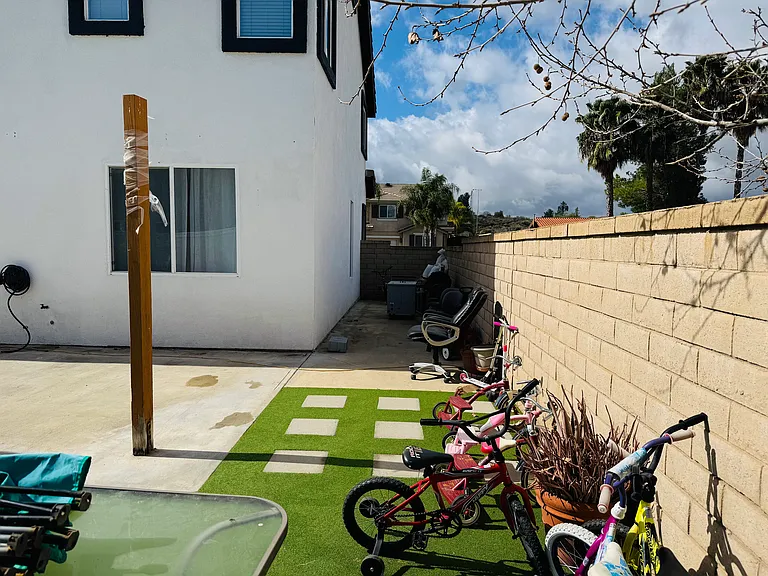 23634 Madison Ave — Photo 5