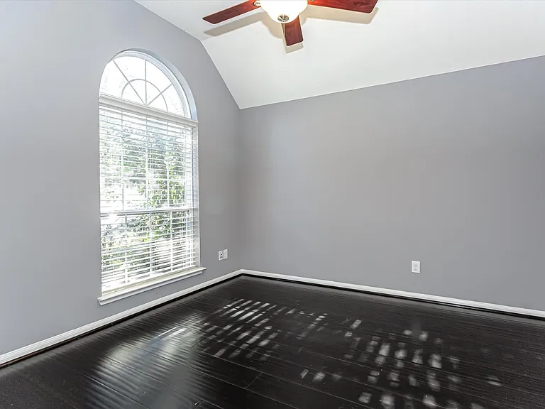 14322 Baron Creek Ln — Photo 43