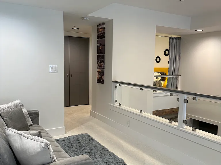 171 E Davis St #201 — Photo 6