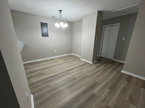 3rd image of 142 Goshen Rd #2