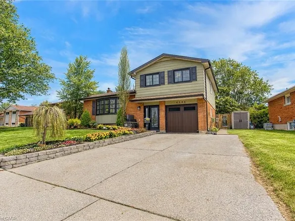 4504 N Queensway Gdns, Niagara Falls, ON L2E 6P7