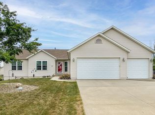 2995 Roseberry Ct, Marion, IA 52302