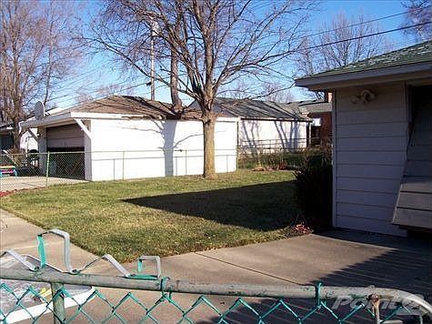 5th image of 17636 Glenmore St