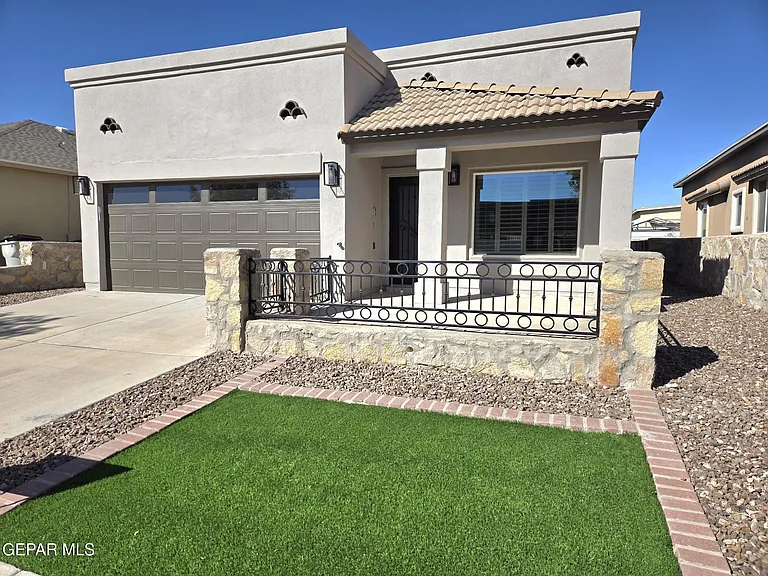 3857 Loma Cortez Dr — Photo 1