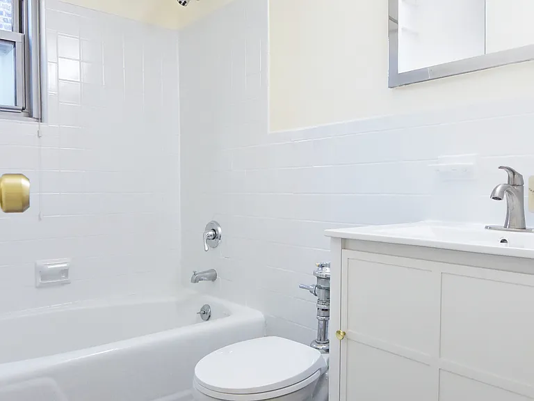 79 W 12th St #7A — Photo 18