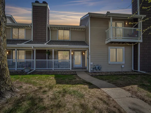 231 52nd St, West Des Moines, IA 50265