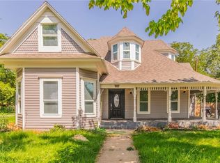 812 W Wardville St, Cleburne, TX 76033