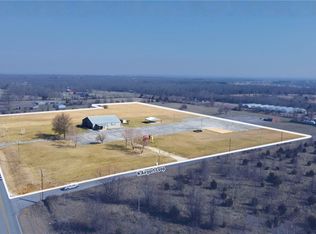 4055 N 2nd St, Rogers, AR 72756