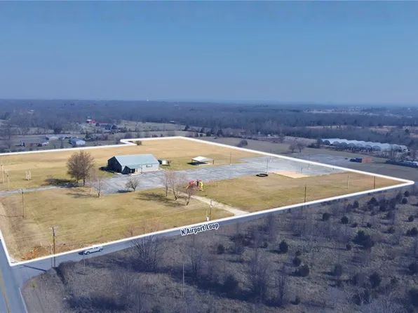 4055 N 2nd St, Rogers, AR 72756