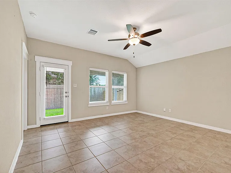 252 Laura Leigh Ln — Photo 16
