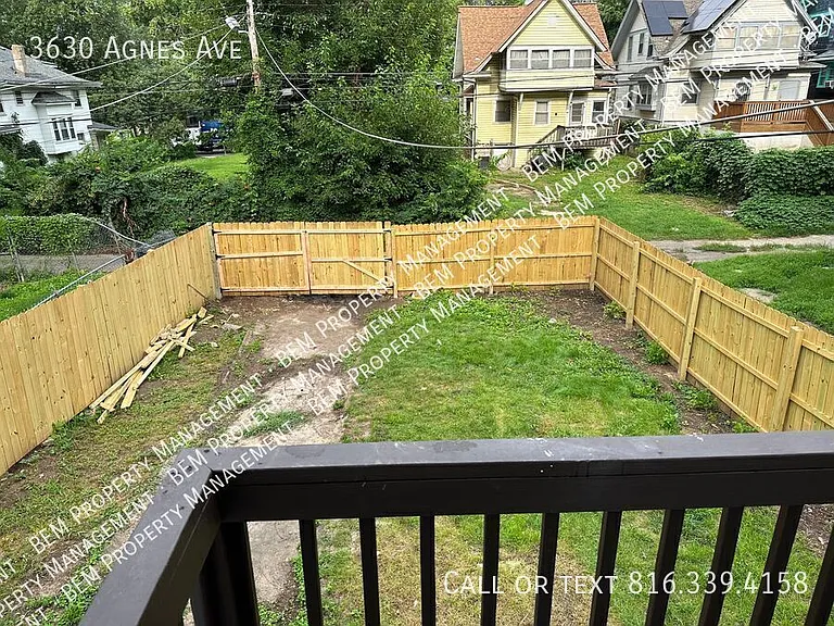 3630 Agnes Ave — Photo 2