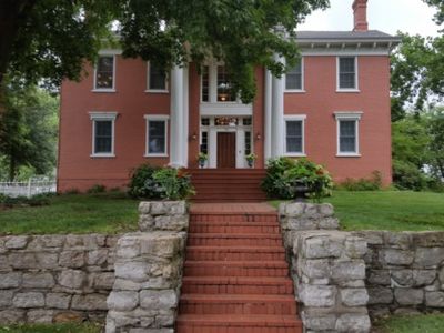766 Highland Ave, Lexington, MO, 64067