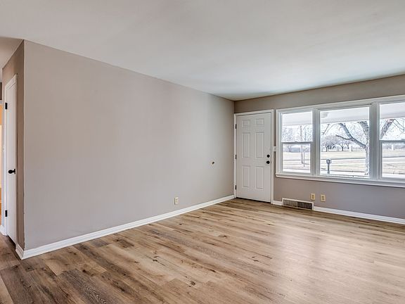 2nd image of 812 S Bluff Ave