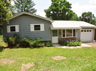33 3rd St, Franklin, NC 28734
