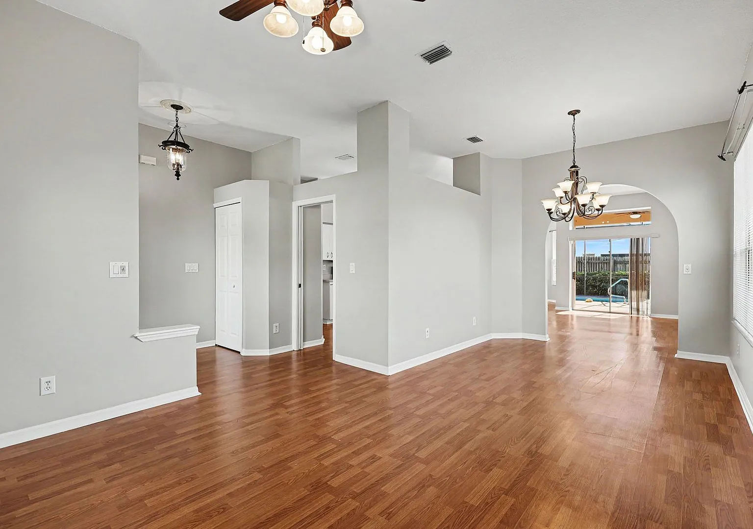 Beautiful Pool home in Viera! — Photo 2