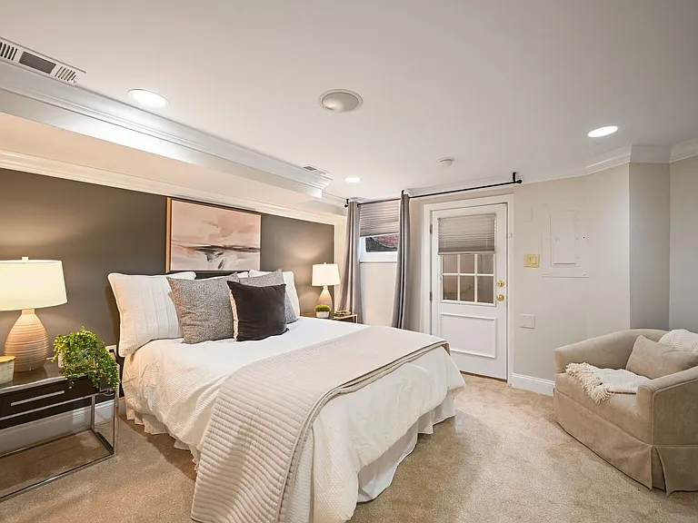 1832 Calvert St NW #1 — Photo 20