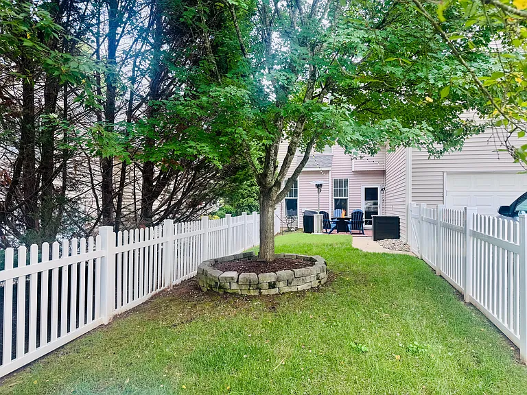 15706 Seafield Ln — Photo 18