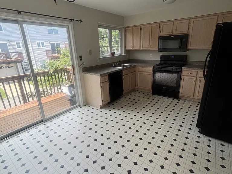304 Mercer Ct #304 — Photo 7