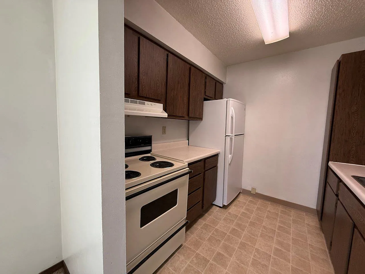 Salem Apartments — Photo 3