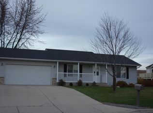 1786 Prairie Ln NE, Owatonna, MN 55060