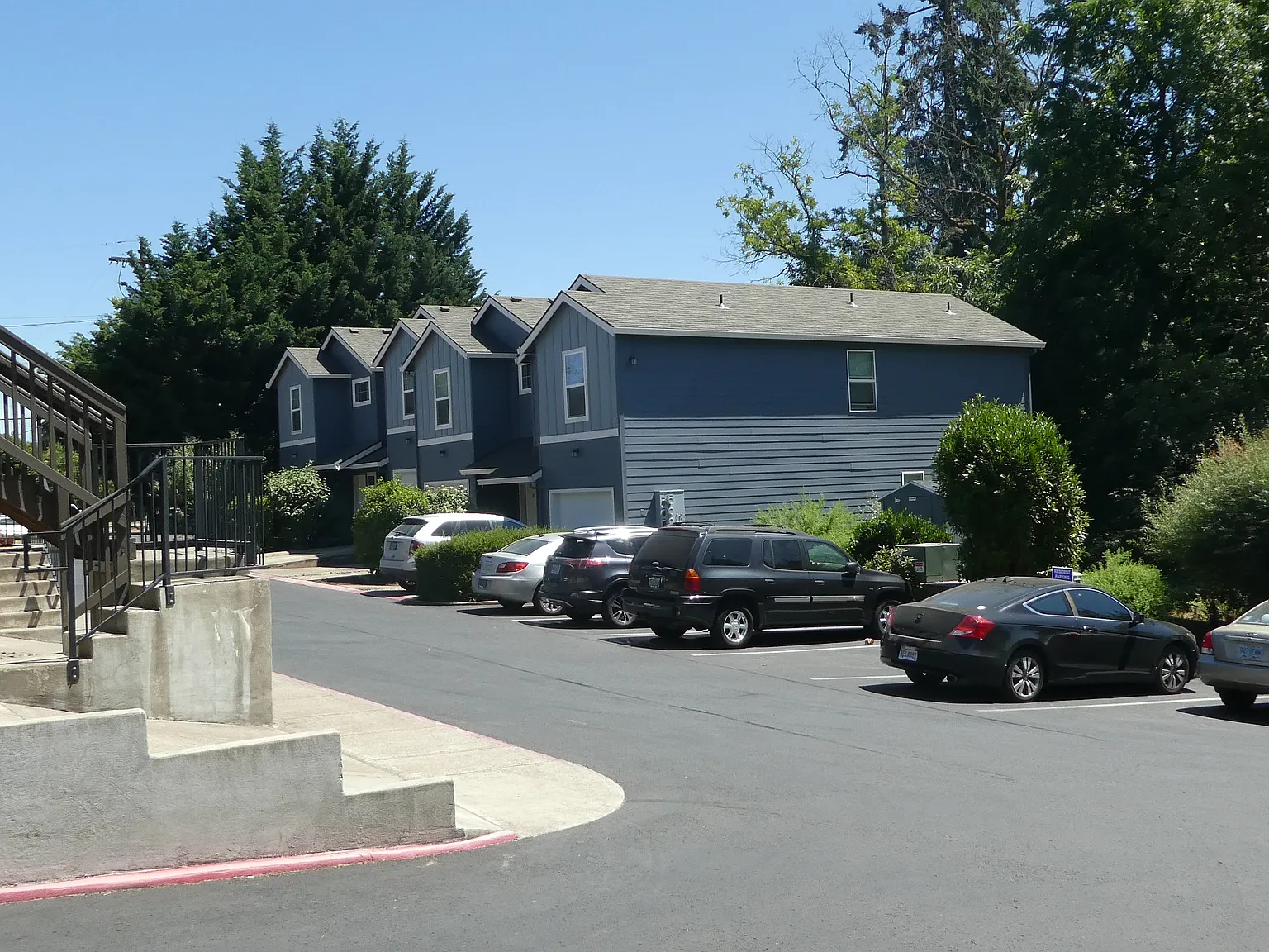 3 bed, 1.5 bath, 1193 sqft, $2,150 — Photo 2