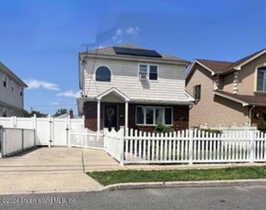 109 Laconia Ave, Staten Island, NY, 10305