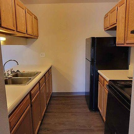 3rd image of 3911 Orr St #9