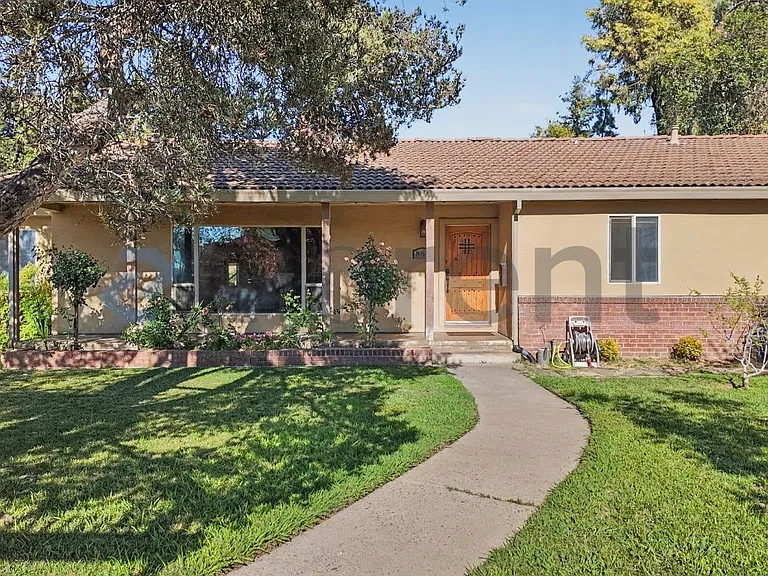 860 Watt Ave #MAIN HOUSE — Photo 3