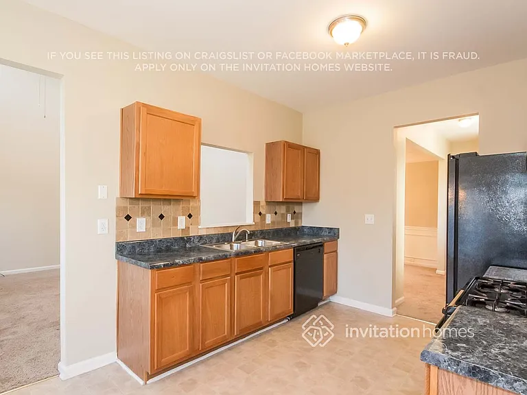 330 Fairpointe Pl — Photo 4